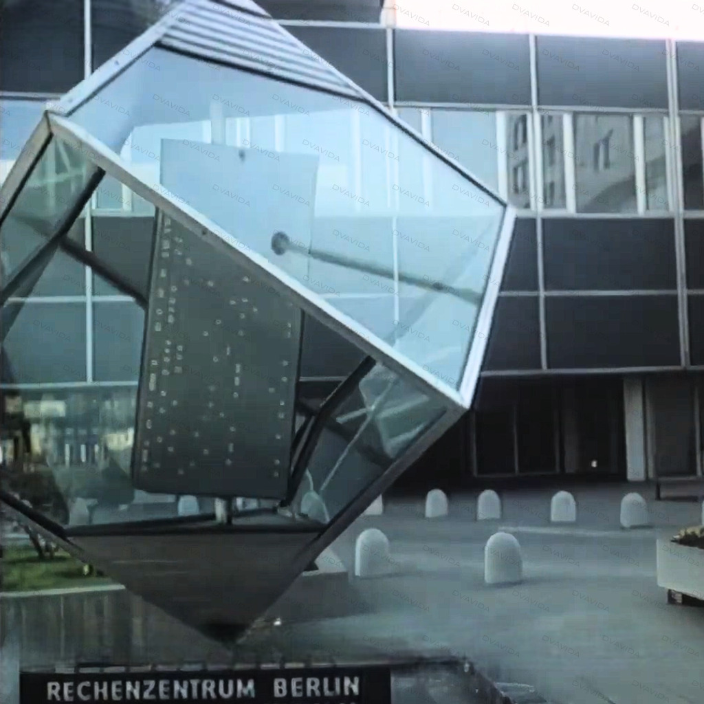 2001: A Space Odyssey Monolith – photo 13